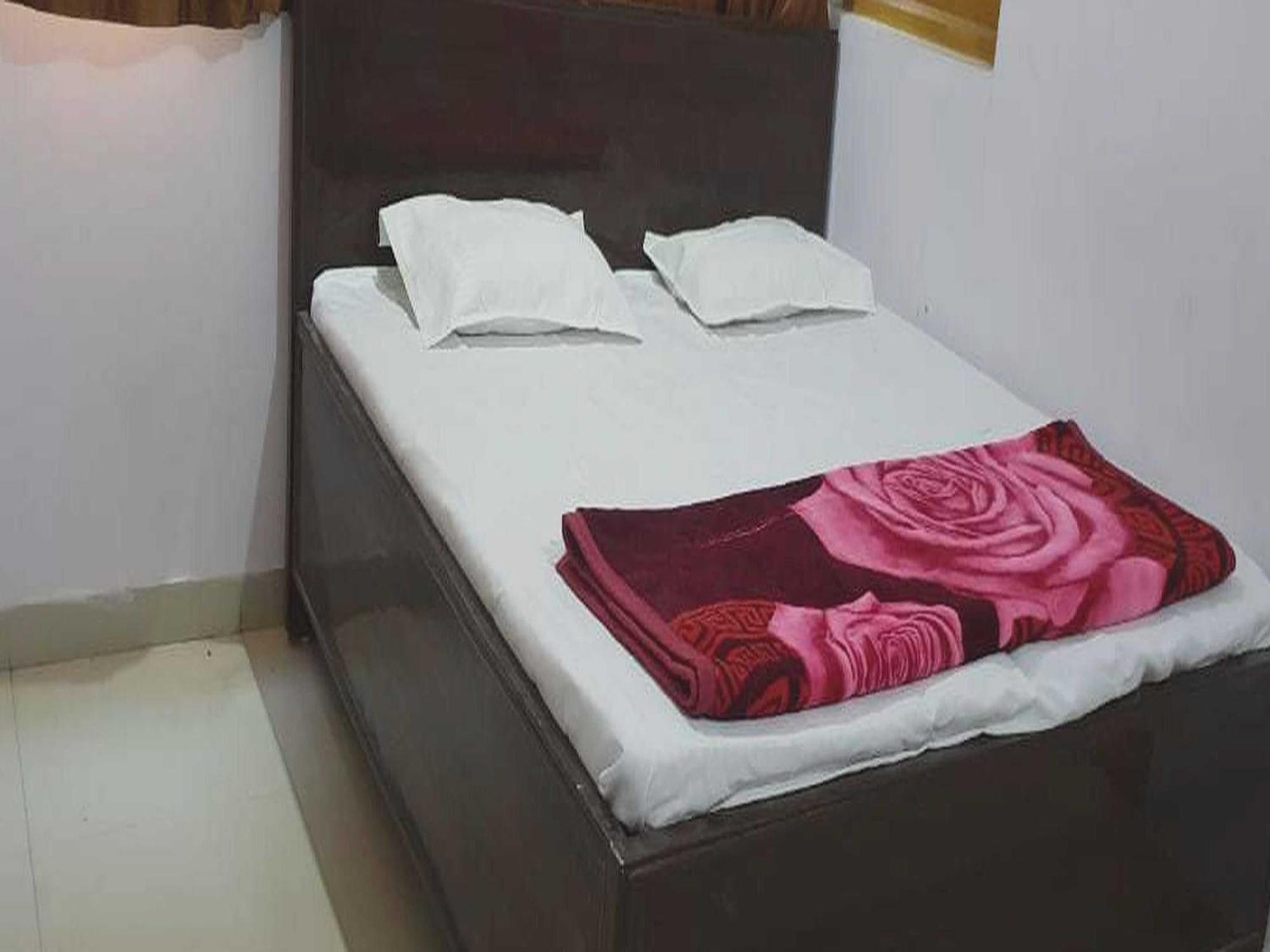 Hotel O Rr Guest House ปัฏนา ภายนอก รูปภาพ