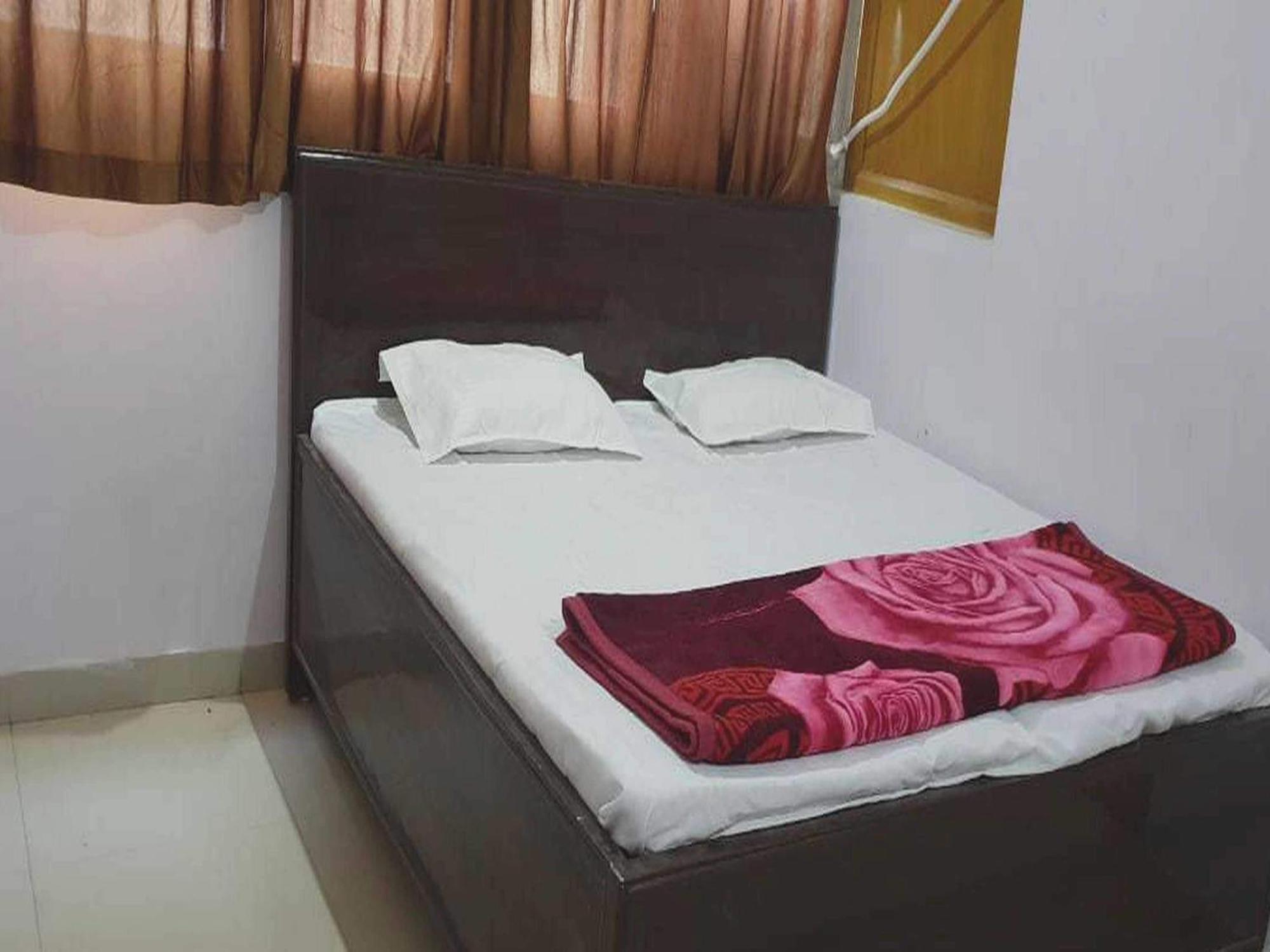Hotel O Rr Guest House ปัฏนา ภายนอก รูปภาพ